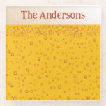 Bierschuim en Bubbels Custom Name Glazen Onderzetter<br><div class="desc">Breng een vleugje plezier en persoonlijkheid in uw ruimte met dit gepersonaliseerde glazen onderzetter met bierthema. Met een levendig ontwerp van goudkleurig bier met schuimschuim en gedetailleerde bubbels, is dit onderzetter ideaal voor elke bierliefhebber. Ideaal voor thuisbars, feesten of geschenken voor ambachtelijke bierliefhebbers, dit unieke stuk voegt een levendige en...</div>