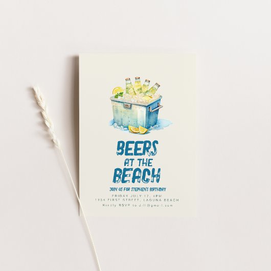 Biertjes op de uitnodiging van het strandfeest