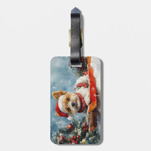 Biewer Terrier Hond in Sledge Laat het Sneeuw Kers Bagagelabel (Achterkant verticaal)