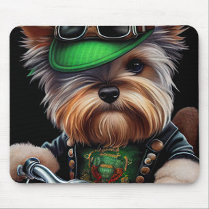 Biewer Terrier-hond rijdt op fiets St. Patrick's D Muismat