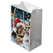 Biewer Terrier Hond Winter Wonderland Kerstvreugde Medium Cadeauzakje (Achterkant Gekanteld)