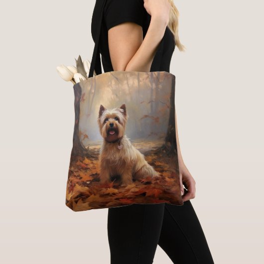Biewer Terrier in Herfst laat Herfst inspireren Tote Bag (Dichtbij)