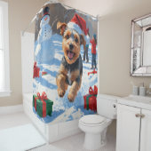 Biewer Terrier Kerst Feestelijke Sneeuwscène Douchegordijn (In situ)