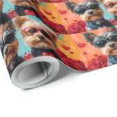 Biewer Terrier Met Hartrozen Valentijnsdag Cadeaupapier (Rol Hoek)