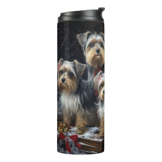 Biewer Terrier Snowy Sleigh Kerst Decor Thermosbeker (Gedraaid links)