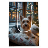 Biewer Terrier With Christmas Lights Holiday Medium Cadeauzakje (Achterkant)