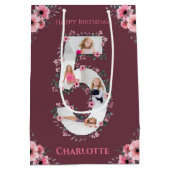 Big 5th Birthday Girl Foto Collage Pink Flower Medium Cadeauzakje (Achterkant)