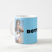 BIG BOTOMED GIRL 'BOTOMS UP!' KOFFIE-MOK KOFFIEMOK (Voorkant links)