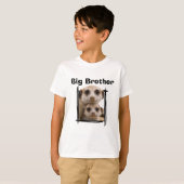 Big Brother schattig stokstaartje design T-Shirt (Voorkant volledig)
