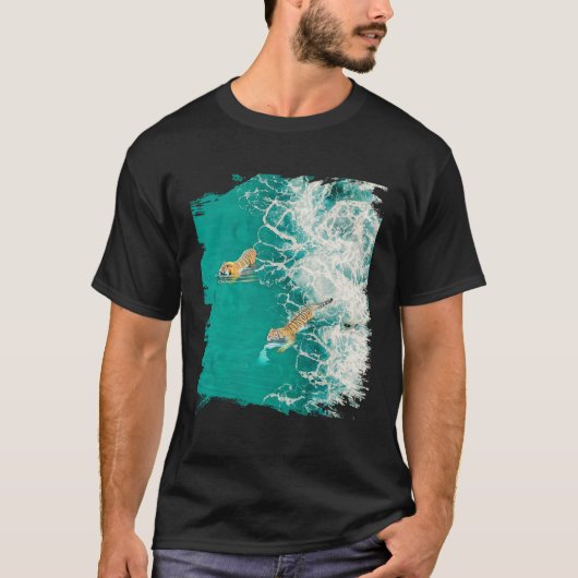Big Cat Tiger Surf On The Beach T-shirt (Voorkant)