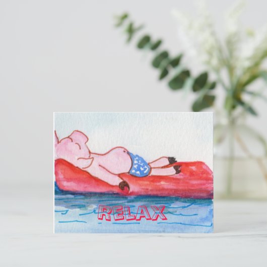 Big Daddy Pig drijvend op vlot op het strand Briefkaart (Staand voorkant)