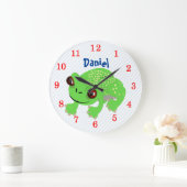 Big Eyed Spotted Green Cartoon Frog Personalized Grote Klok (Huis)