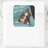 Big Fat Cat Zittend in Stoel Paarse Verjaardag Pet Vierkante Sticker (Tas)