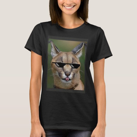 Big Floppa Meme Cute AKA Gregory ears T-shirt (Voorkant)