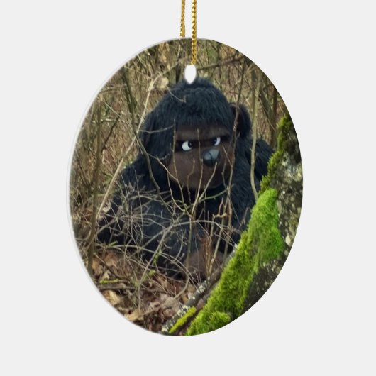 Big Foot in het bos Keramisch Ornament (Rechts)