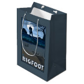 Big Foot loopt door Golf Course Medium Cadeauzakje (Voorkant Gekanteld)