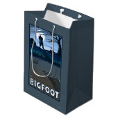 Big Foot loopt door Golf Course Medium Cadeauzakje (Achterkant Gekanteld)