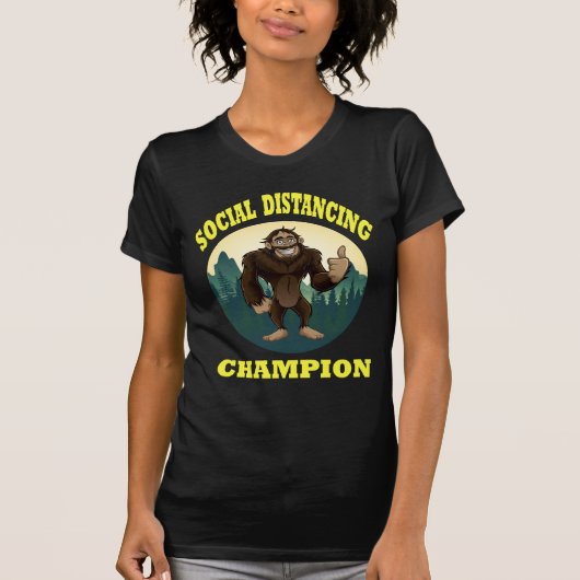 Big Foot Social Distancing Funny T-shirt (Voorkant)