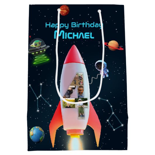 Big Four met foto's | Space Rocket vierde verjaard Medium Cadeauzakje (Achterkant)