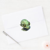 Big Green Eyes Alien Ronde Sticker (Envelop)