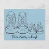 Big Little Sneakers New Baby Birth kondiging Aankondigingskaart (Voorkant)