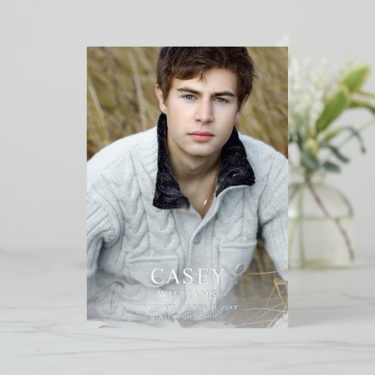 Big Mod Name Photo Graduparty Vertical Light Folie Uitnodiging (Staand Voorkant)