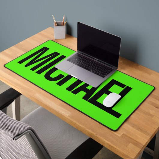 Big neon green mouse pad with custom name (Kantoor 2)