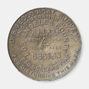 Big Pines Visitor Center, Wright twood CA. Benchma Magneet