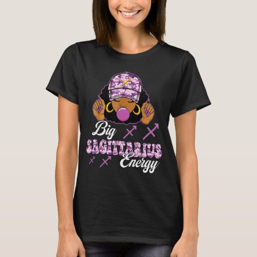 Big Sagittarius Energy Afro Girl With Purple Camou T-shirt (Voorkant)