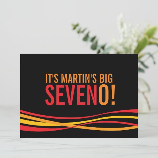 Big SevenO! Eenvoudige lintverjaardagsuitnodiging Kaart (Staand voorkant)