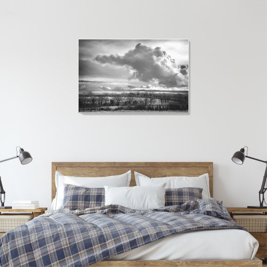 Big Sky Over Wiltshire, beeldende kunst zwart-wit Canvas Afdruk (Insitu (Slaapkamer))