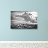 Big Sky Over Wiltshire, beeldende kunst zwart-wit Canvas Afdruk (Insitu (Houten vloer))