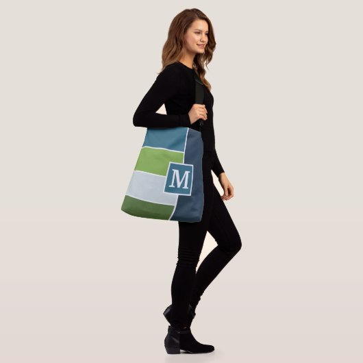 Big Stripes in blauw en groen met Monogram Crossbody Tas (Op model)