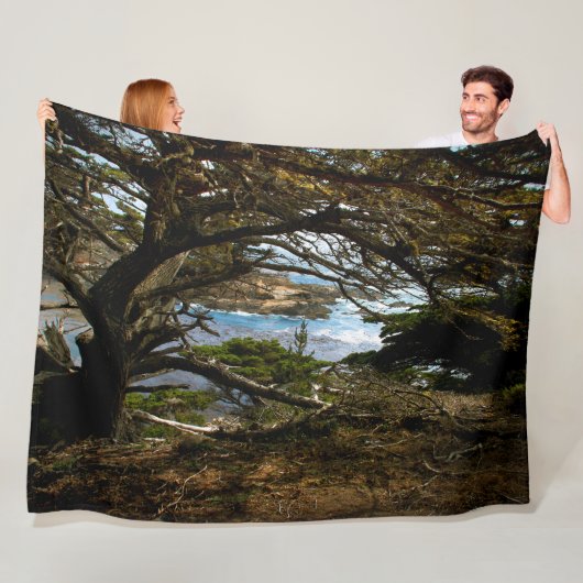 BIG SUR Large Fleece Blanket (In situ)