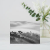 Big Tree in Pine Forest in the Mist Briefkaart (Staand voorkant)