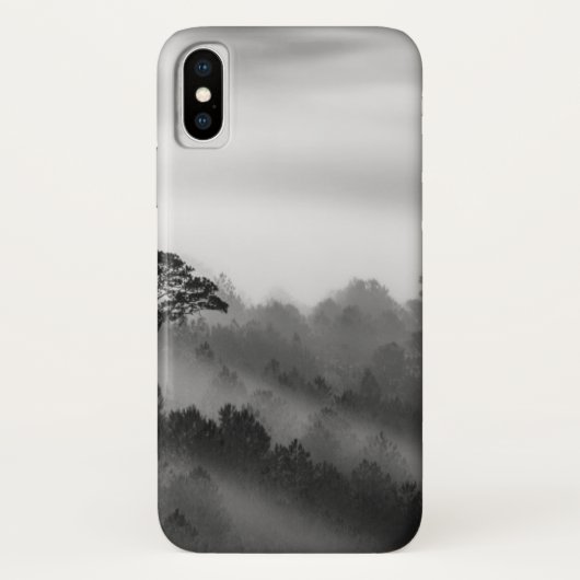 Big Tree in Pine Forest in the Mist Case-Mate iPhone Case (Achterkant)