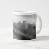Big Tree in Pine Forest in the Mist Grote Koffiekop (Voorkant rechts)