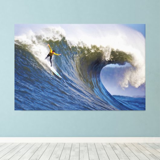 Big Wave bij de Mavericks Surfred Competition Canvas Afdruk (Insitu (Houten vloer))