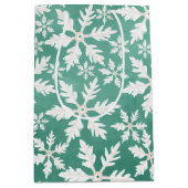 Big White Snowflakes Falling Green Background Medium Cadeauzakje (Voorkant)