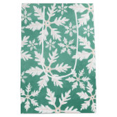 Big White Snowflakes Falling Green Background Medium Cadeauzakje (Achterkant)