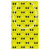 Big Yellow Happy Face Allover Klein Cadeauzakje (Achterkant)