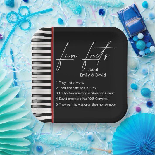 Bigende piano-toetsenbordvoetteksten papieren bordje (Feest)