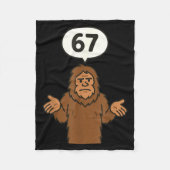 Bigfoot 67 Meme Six Seven Funny Sasquatch Fleece Deken (Voorkant)
