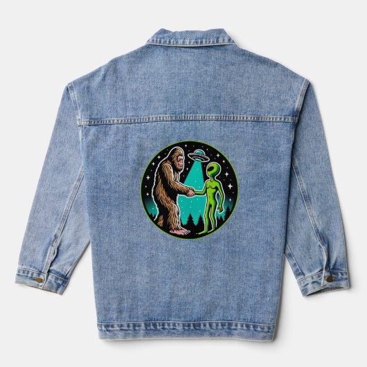 Bigfoot Alien Alliance - Grappige Scifi Cryptid Denim Jacket (Achterkant)