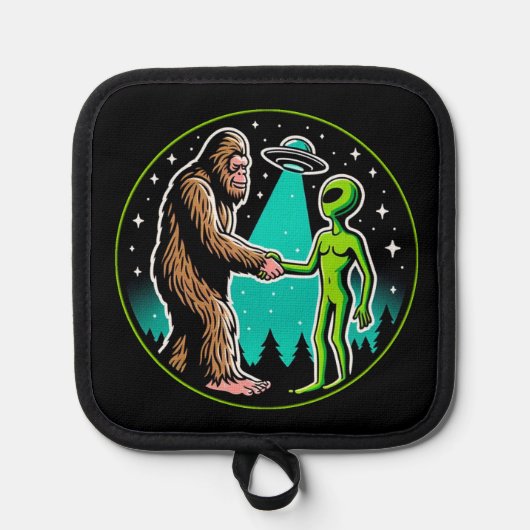 Bigfoot Alien Alliance - Grappige Scifi Cryptid Pannenlap (Voorkant)
