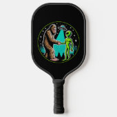Bigfoot Alien Alliance - Grappige Scifi Cryptid Pickleball Paddle (Voorkant)