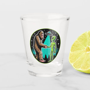 Bigfoot Alien Alliance - Grappige Scifi Cryptid Shot Glas