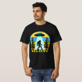 Bigfoot alien gelooft t-shirt (Voorkant volledig)