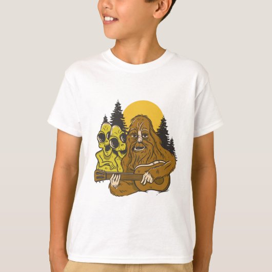 Bigfoot Aliens Guitar Camping Sasquatch Funny Gift T-shirt (Voorkant)