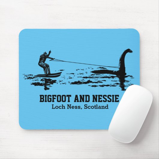 Bigfoot and Nessie Loch Ness Personalized Text Muismat (Met muis)
